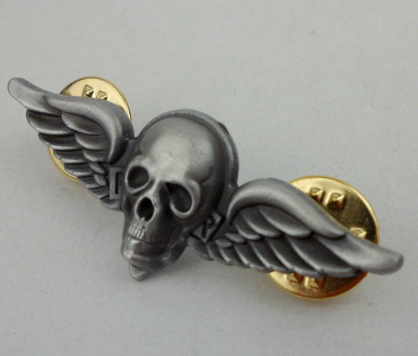 US ARMY AIRBORNE RIGGER SKULL WING BADGE INSIGNIA US ARMY PARACHUTE PIN