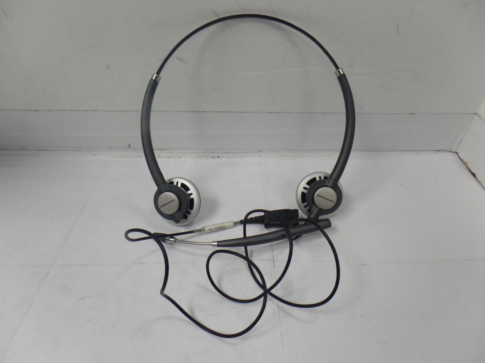 Plantronics HW720 EncorePro Headset (78714-101) ***Missing Ear Muffs***