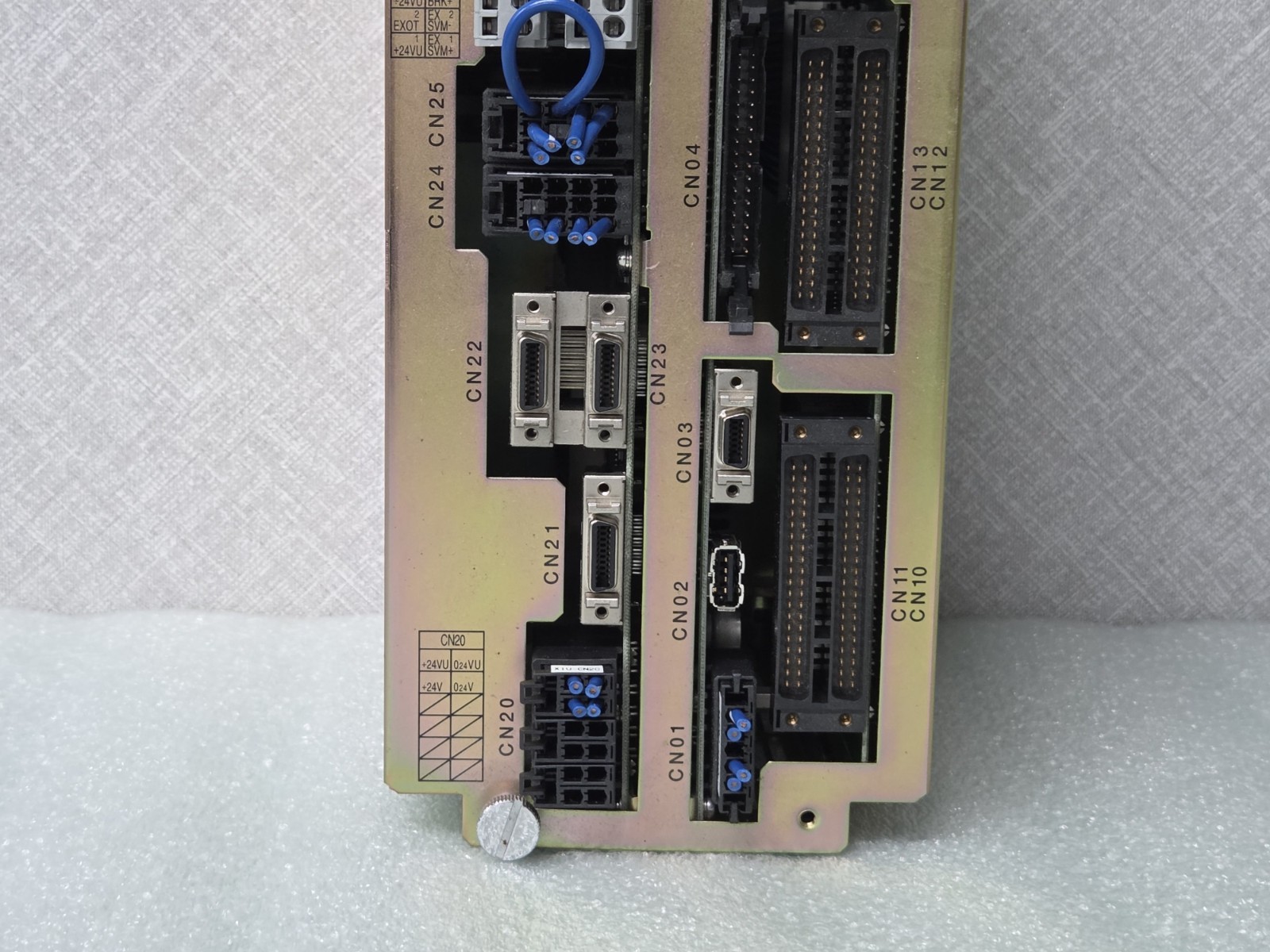 YASKAWA JZNC-XIU01B ROBOT CONTROLLER
