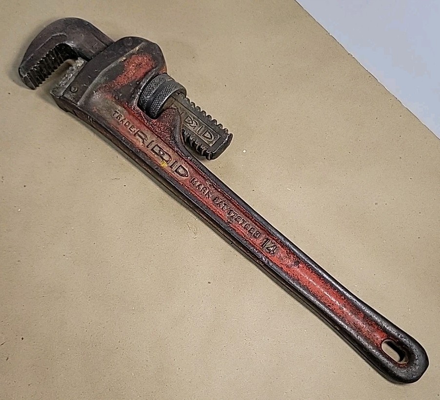 Vintage Ridgid 14” Pipe Wrench 1727823 Elyria, Ohio USA Rigid Ridge Tool Co.