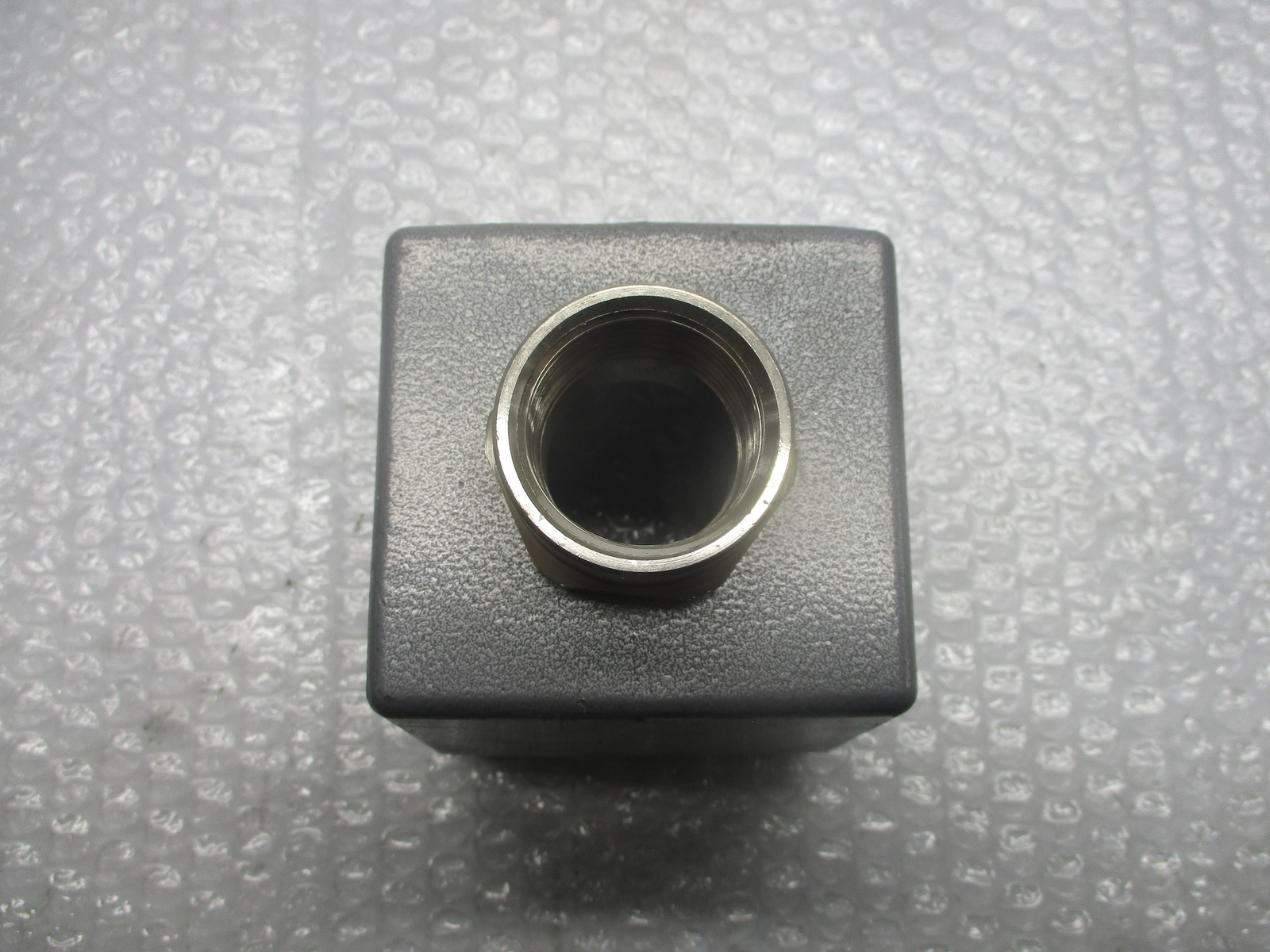 THOMAS & BETTS 57696 POST HOOD NSNP