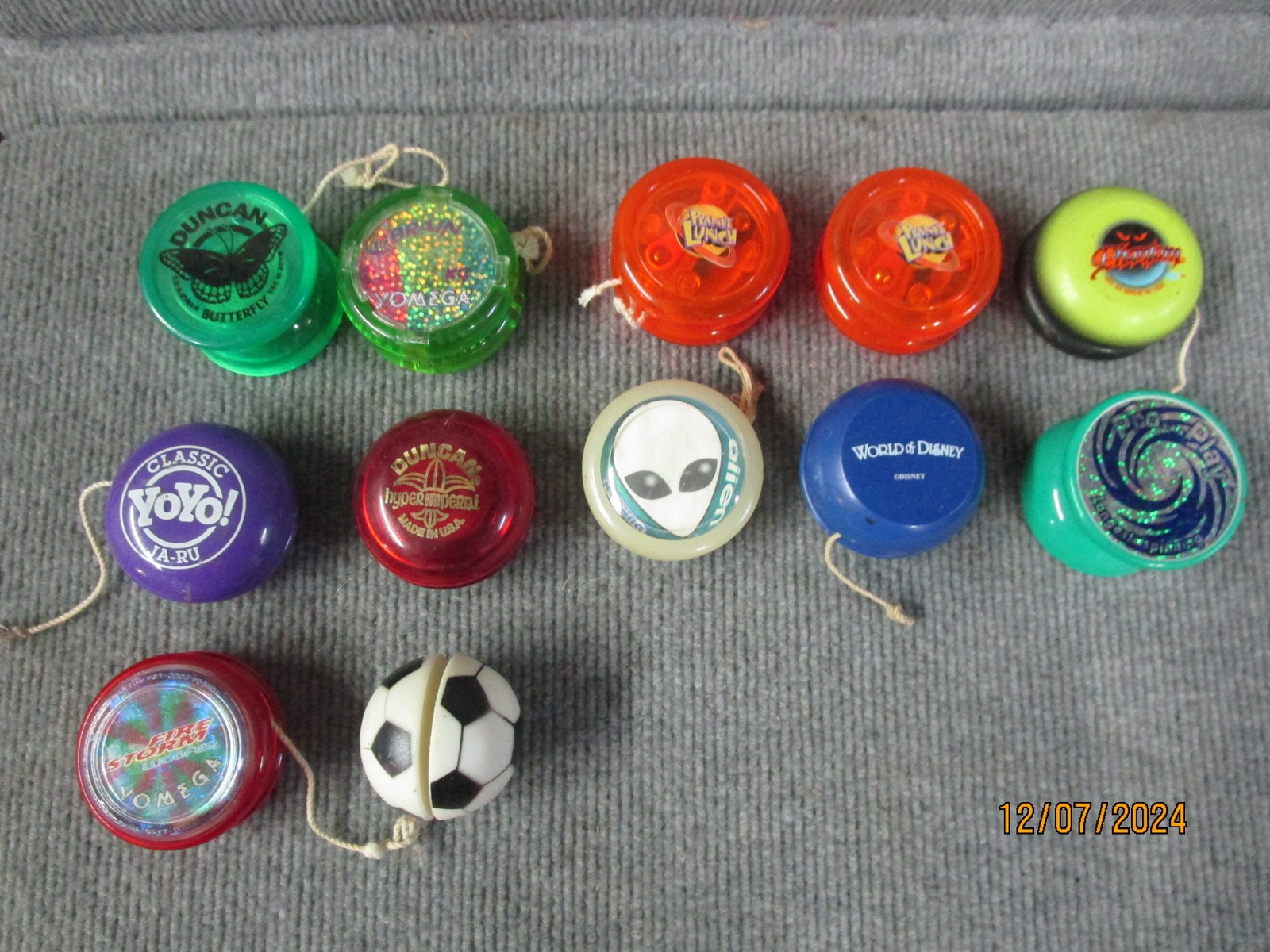 12 Vintage 90's Yo Yos