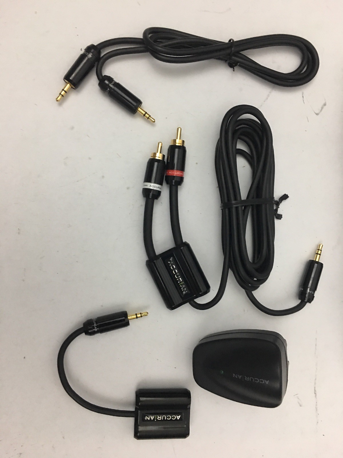 ACCURIAN MP3 VALUE KIT CHARGER