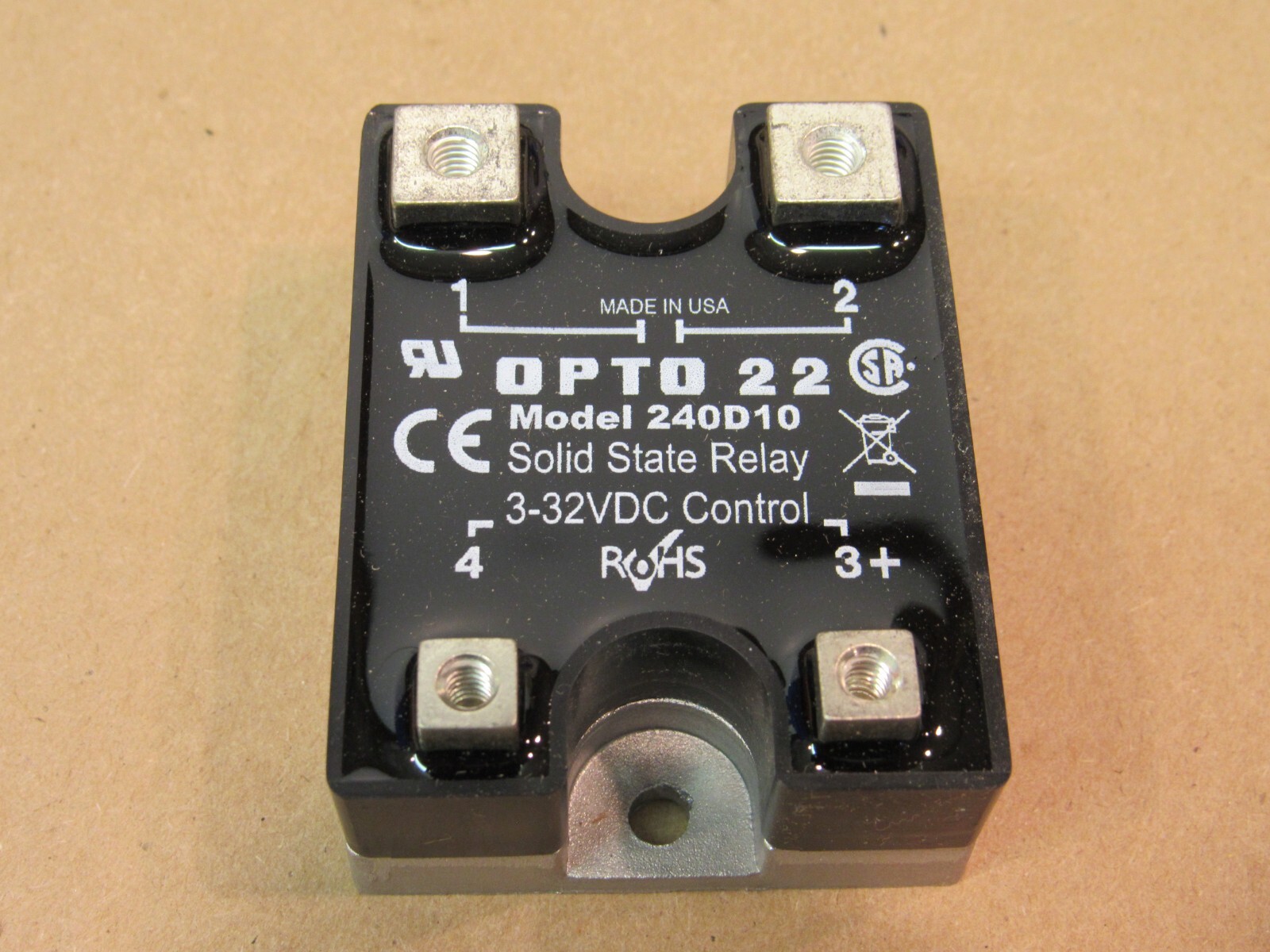 OPTO 22 SOLID STATE RELAY 240D10 240 D10 3-32 VDC CONTROL