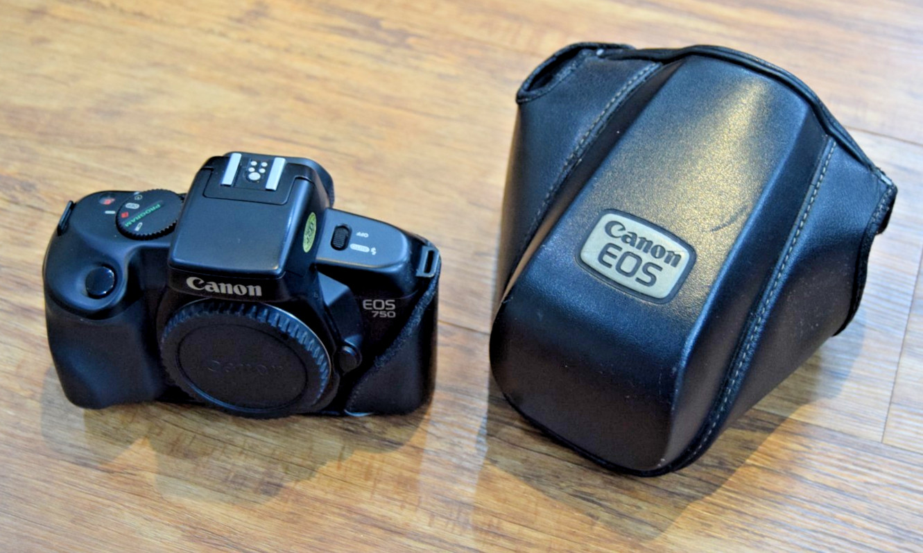 Canon EOS 750 35mm SLR Film Camera Body Only Black - Working