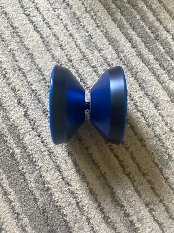 yoyorecreation Onslaught Blue Clean great condition