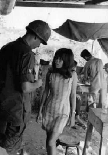 Vietnam  War  Photos --  Saigon Ladys..