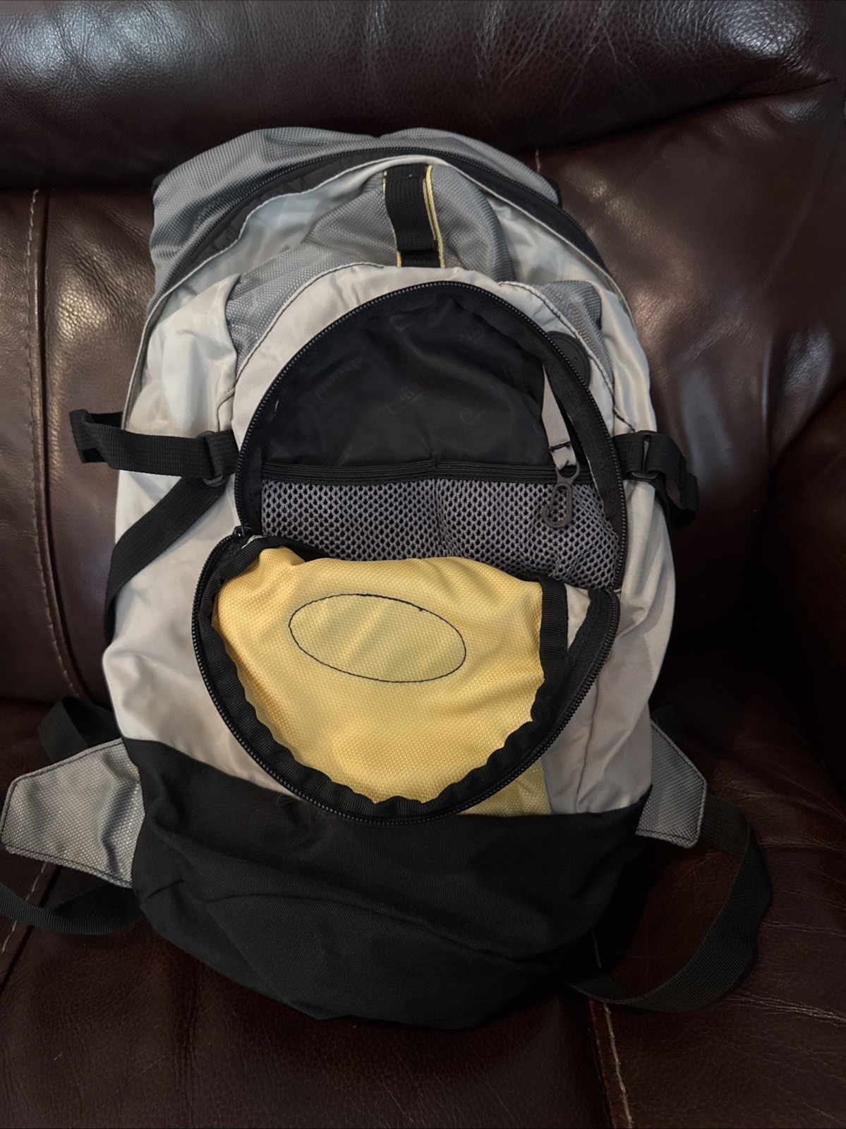 Camelbak Hydration Backpack with Bladder. Small. Grey and Yellow. Excellent