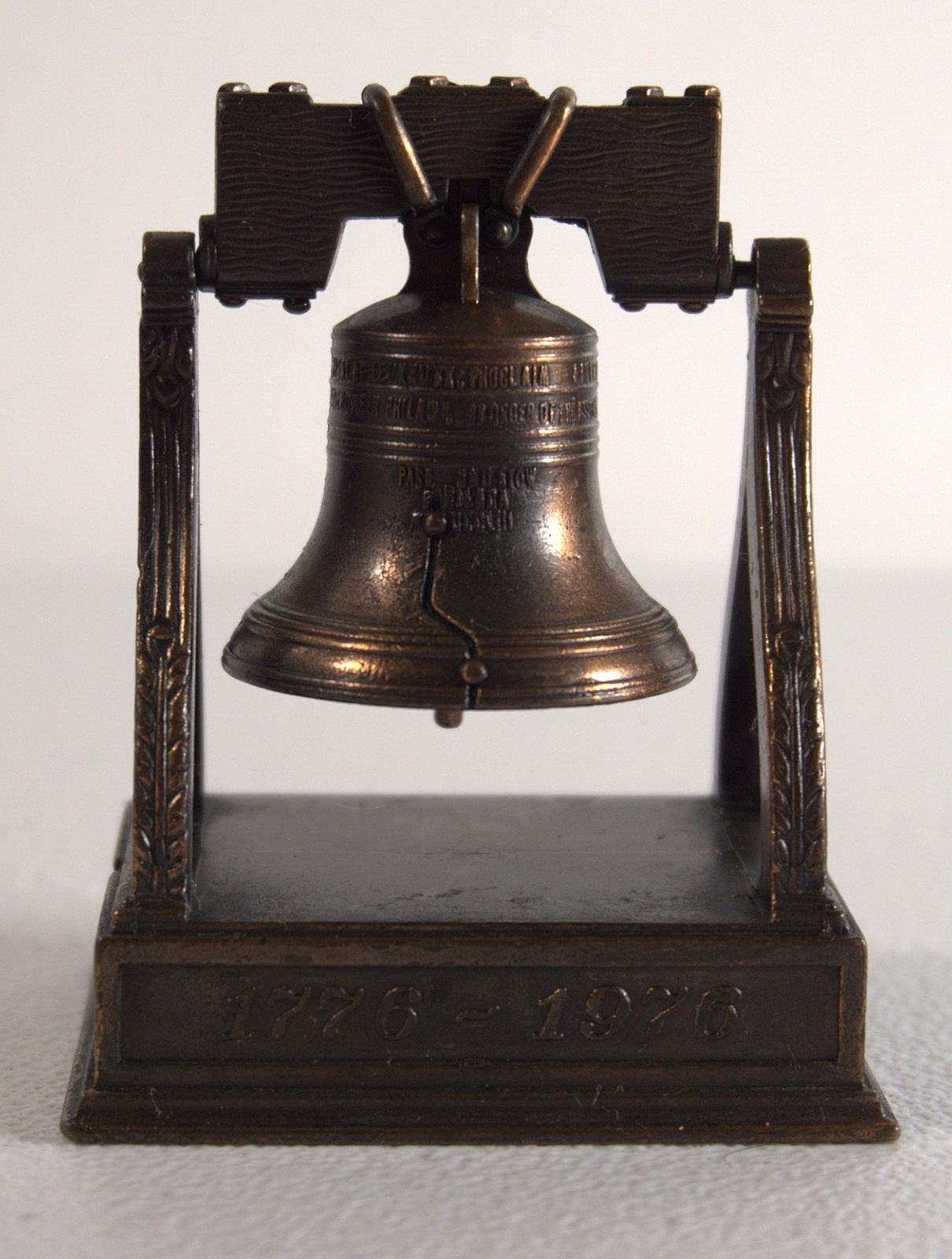 Vintage Pencil Sharpener Play-Me Diecast Metal Liberty Bell Miniature Rings (FA)