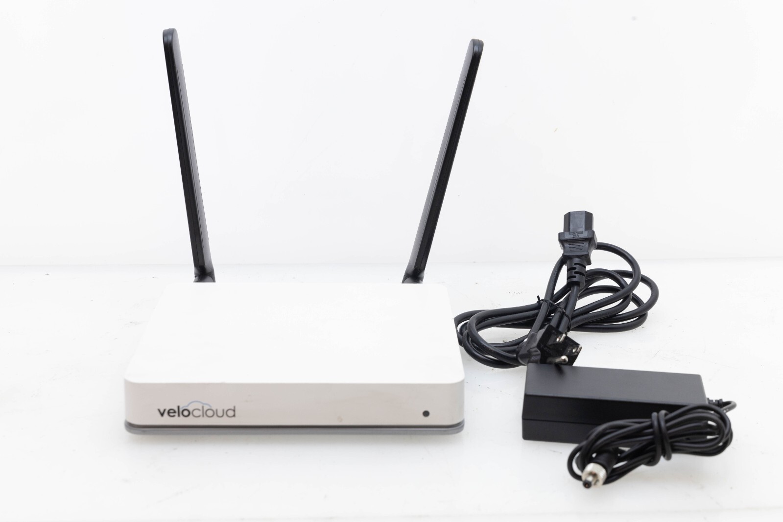 VELOCLOUD EDGE 510 510-AC-LTE-AE Managed Wireless Gateway