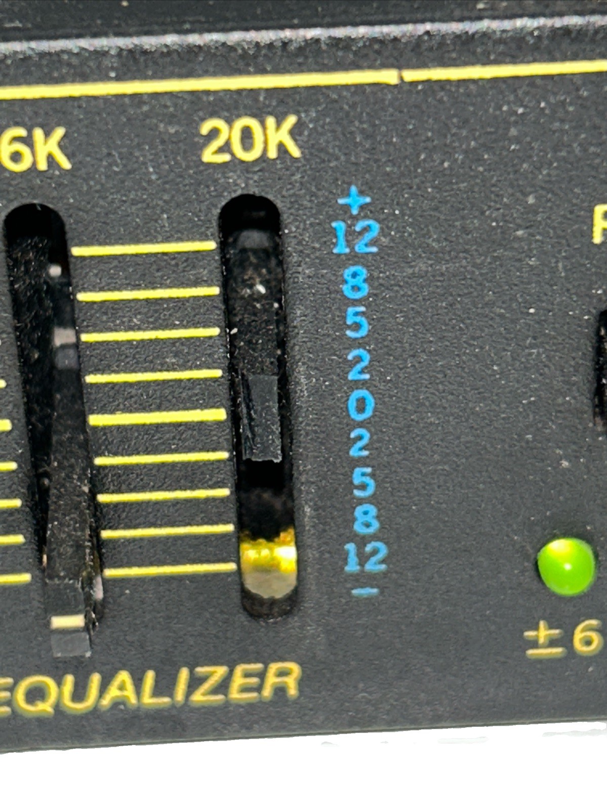 EUC AB INTERNATIONAL MODEL 131 RACK GRAPHIC EQUALIZER, READ