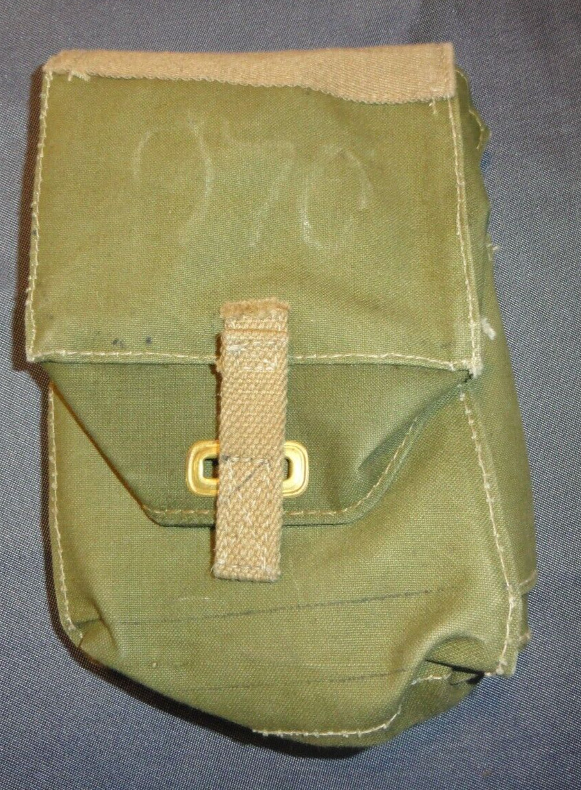 Original WWII British Army P44 Light Resp. Mask Pouch w/Carrying Strap