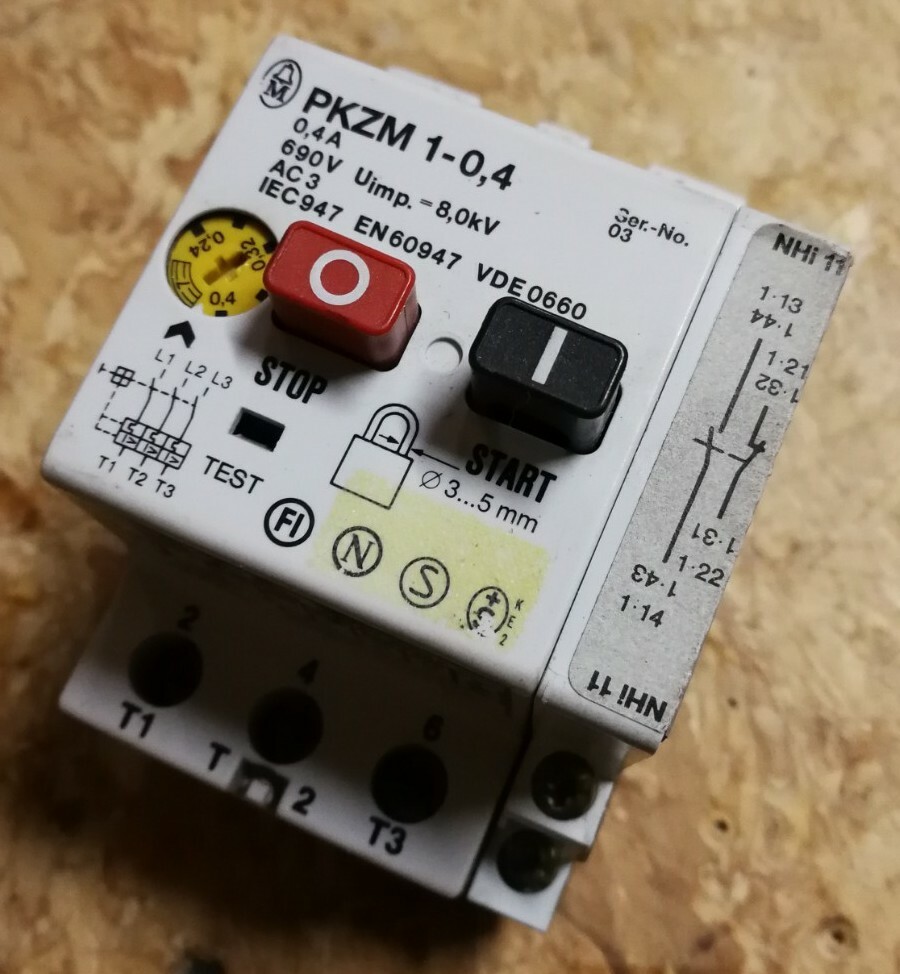 Moeller PKZM1-0.4 motor circuit breaker 0.24-0.4A protection relay + auxiliary circuit NHI11
