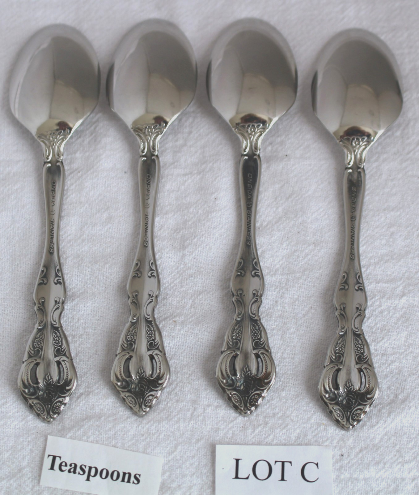 4 Oneida Stainless Cube Michelangelo TEASPOONS