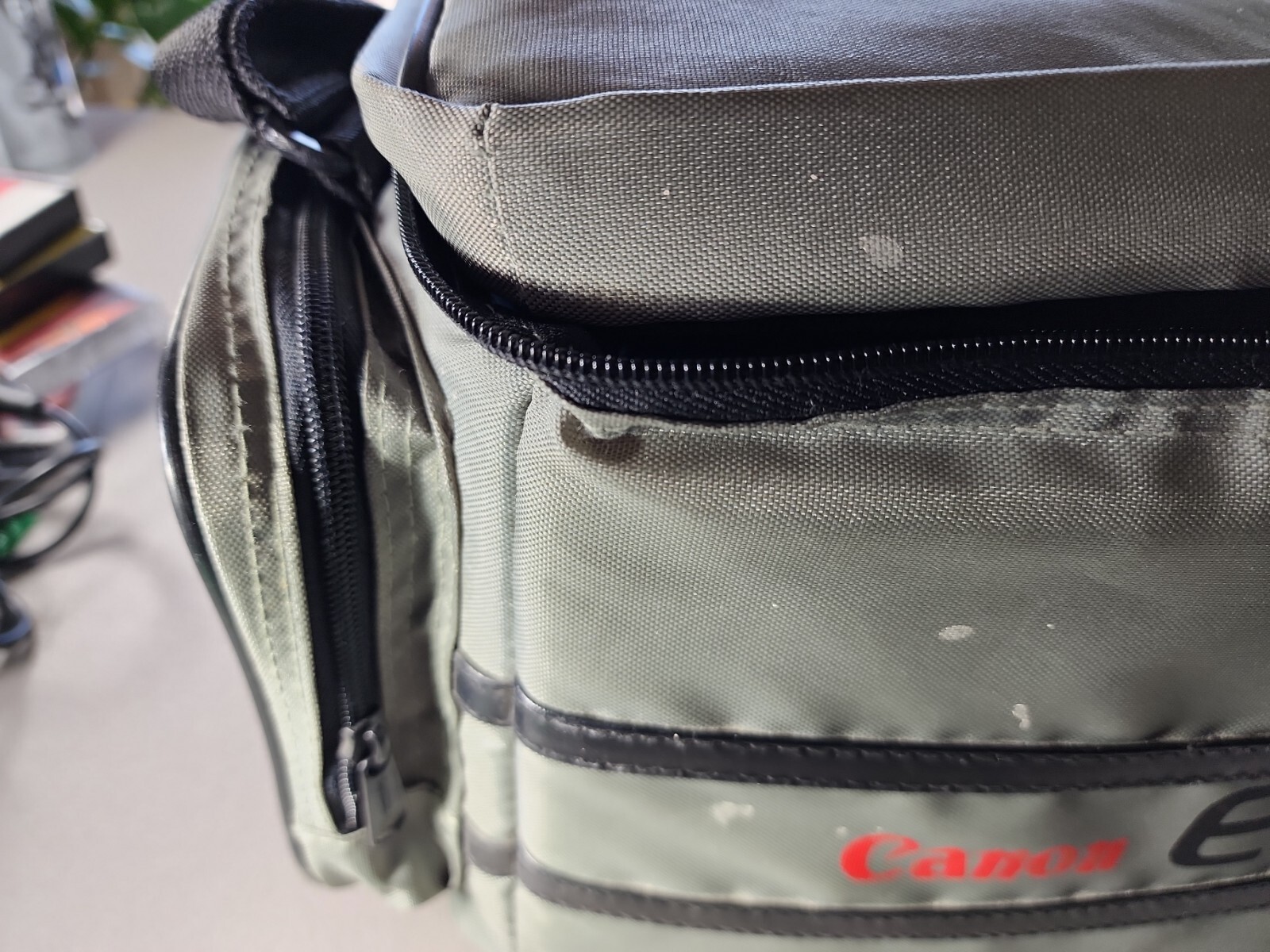 Canon EOS Camera Bag Green with Adjustable Compartments