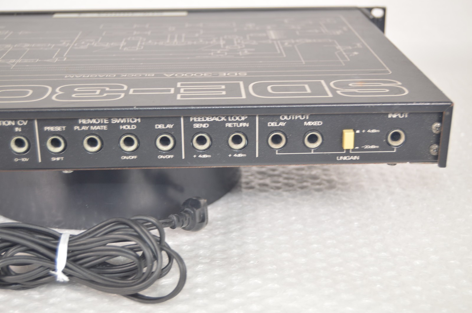 Roland SDE-3000A Digital Delay Echo Effect Processor Tested Excellent
