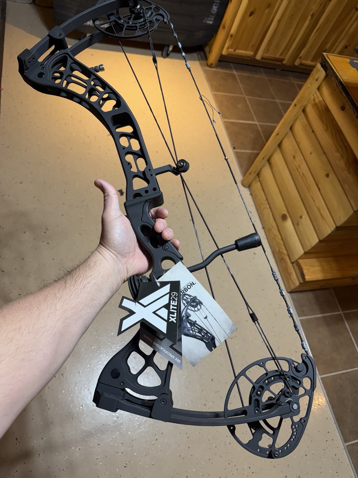 Xpedition Archery XLITE 29. 29/60 RH Compound Bow