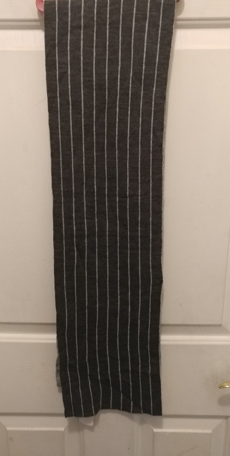 UNISEX CHAPS GRAY STRIPED SCARF