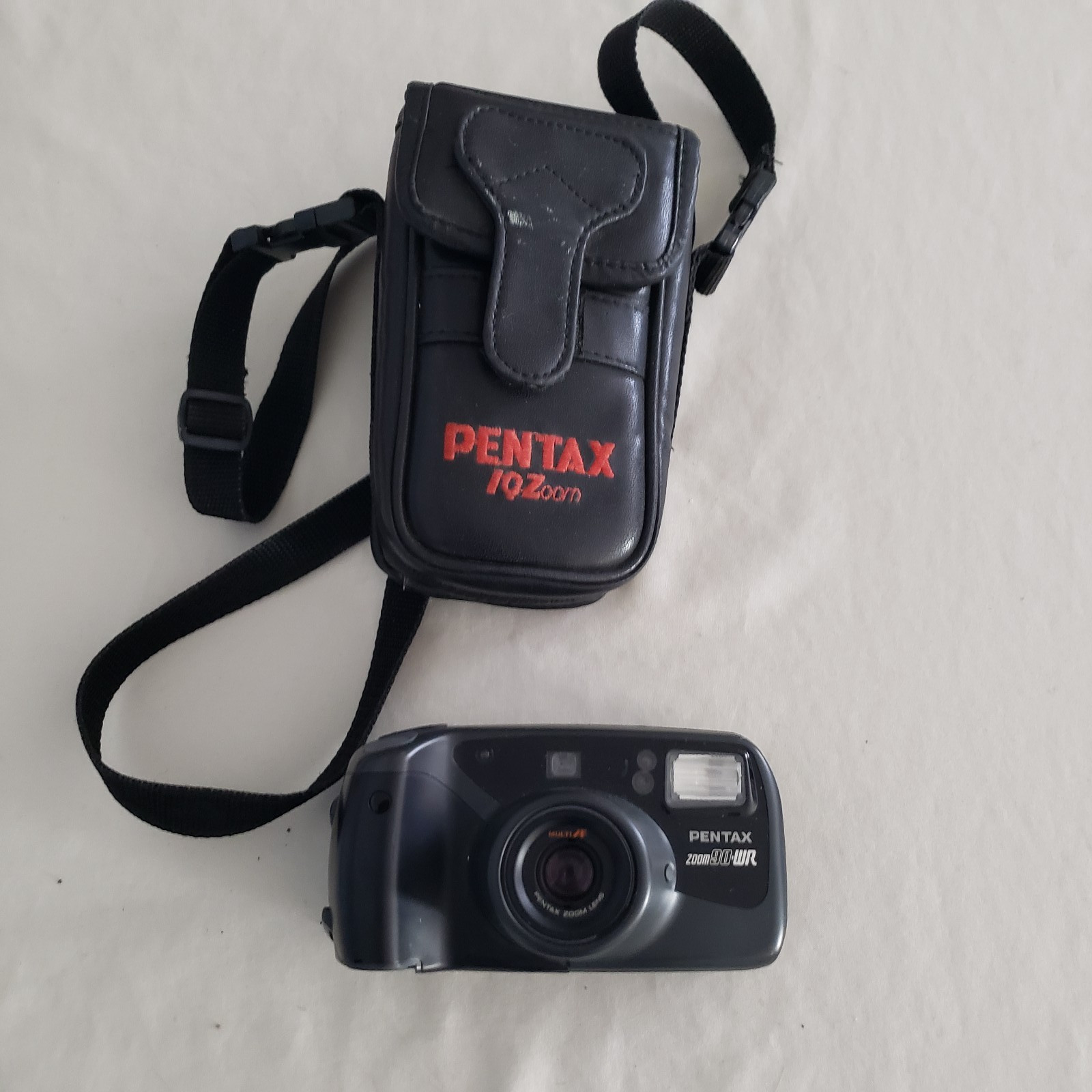 Pentax ZOOM 90-WR 35mm Film Camera Black Point & Shoot  TESTED W CASE BATTERY