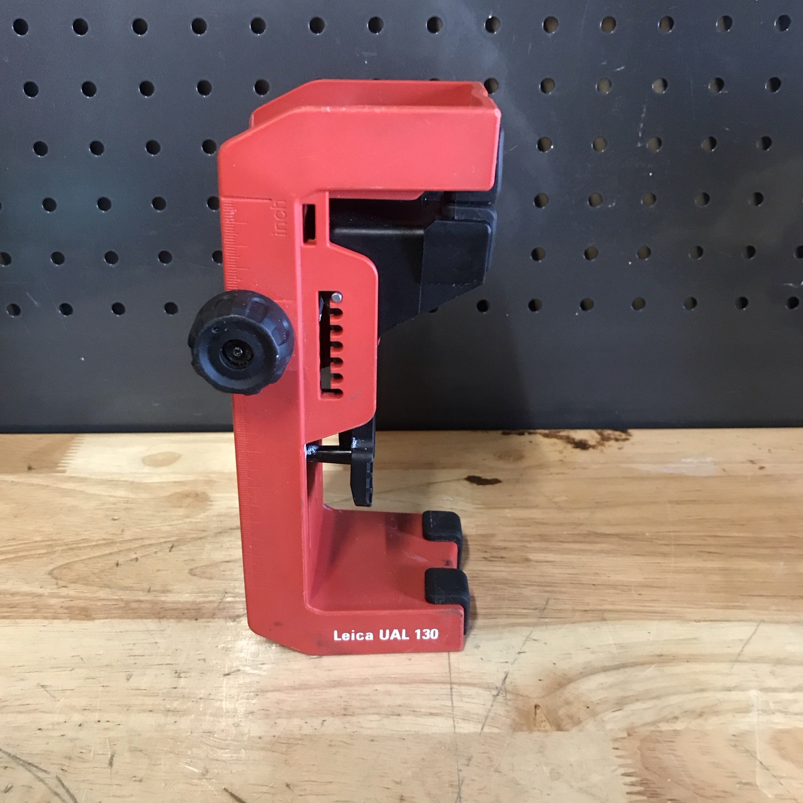 Leica 866131 UAL 130 Wall Mount Clamp for Leica Lino L2, L2G, L2P5, L2P5G, L6R