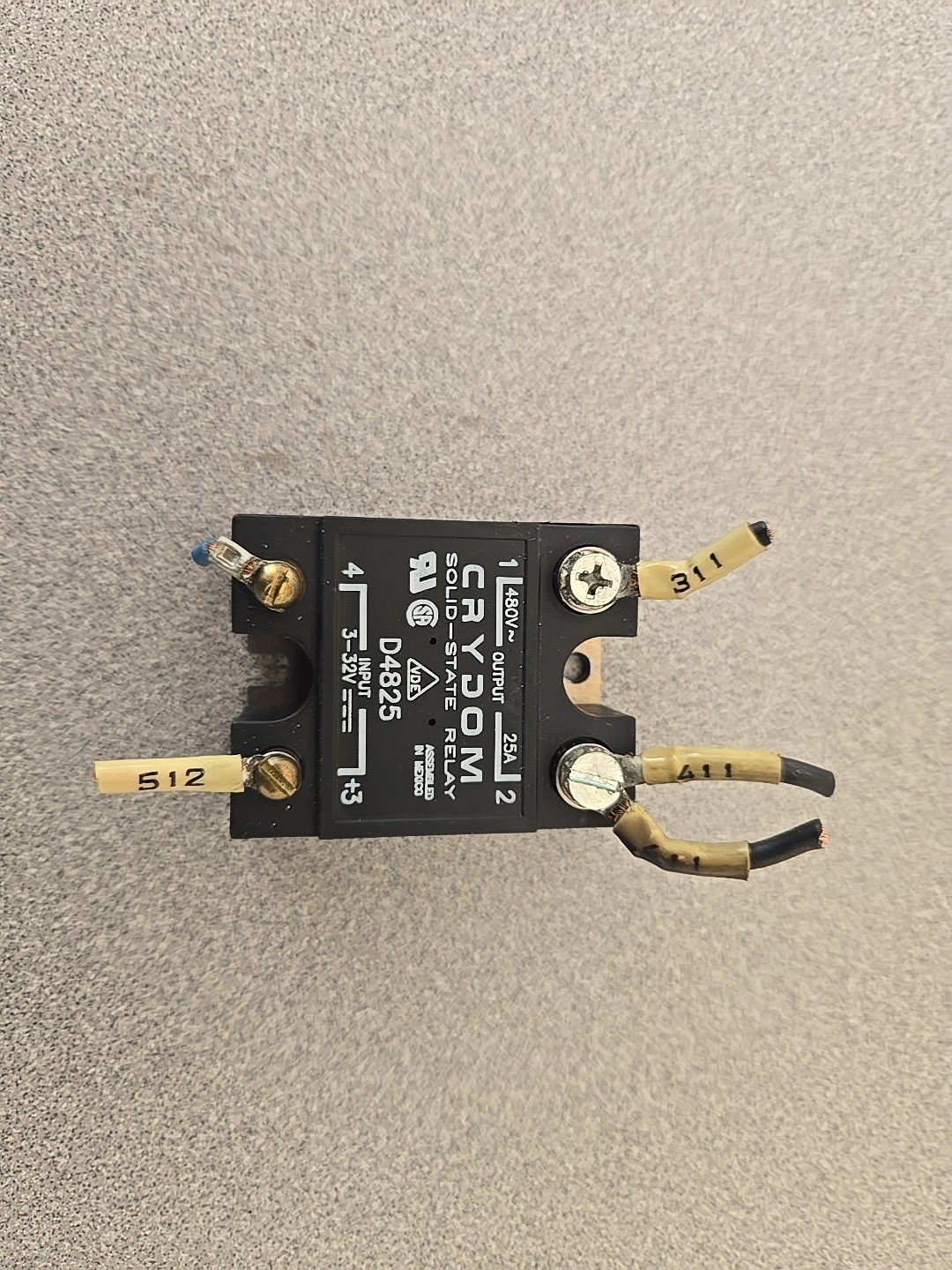 CRYDOM D4825 Solid State Relay Output 480VAC 25A Input 3-32VDC
