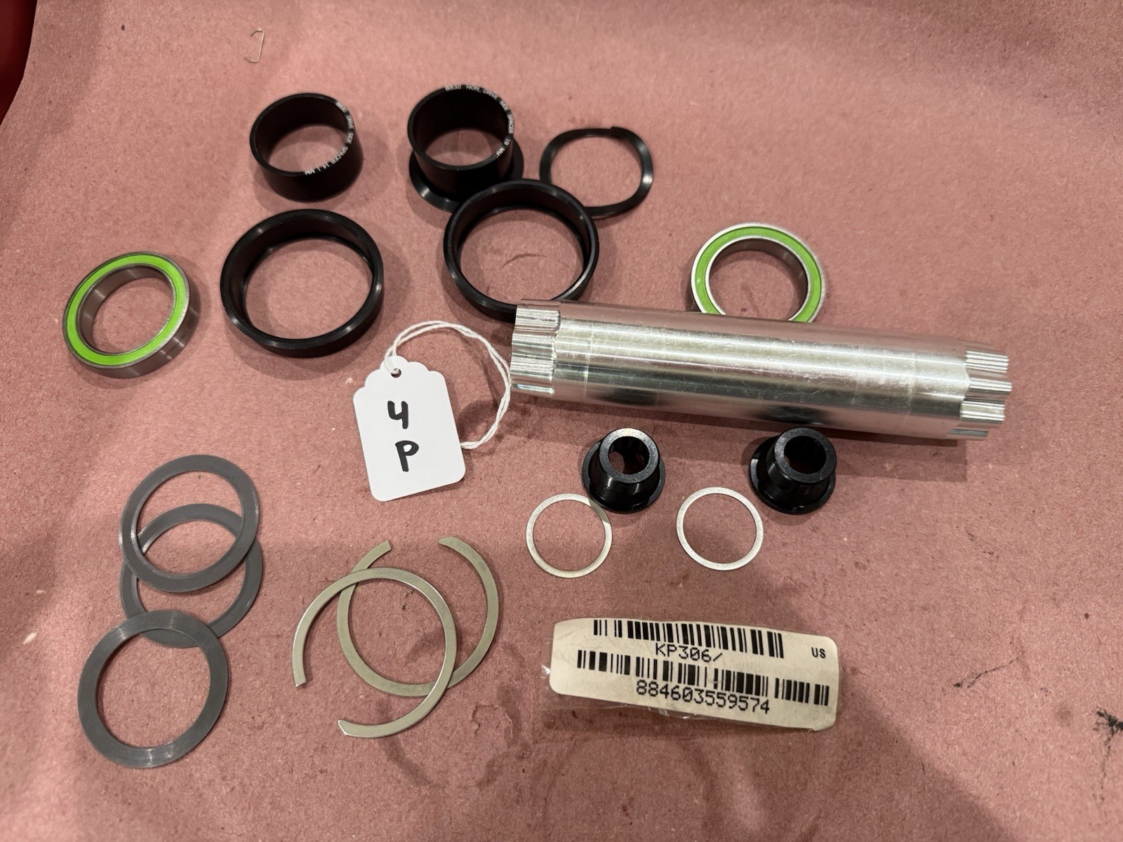 NEW NOS CANNONDALE KP306/ Hollowgram SISL SPINDLE AND BOTTOM BRACKET PRESSFIT