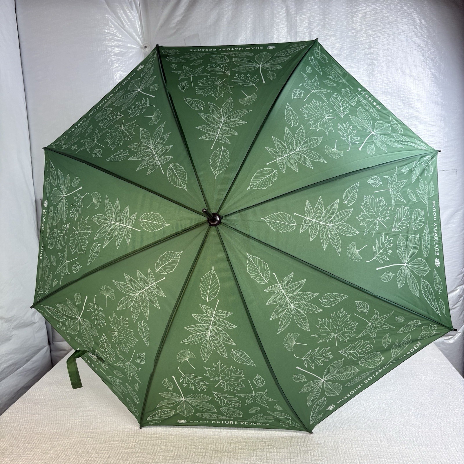 Missouri Botanical Garden Umbrella Members Only Ivy Leaf Design Cheree Berry