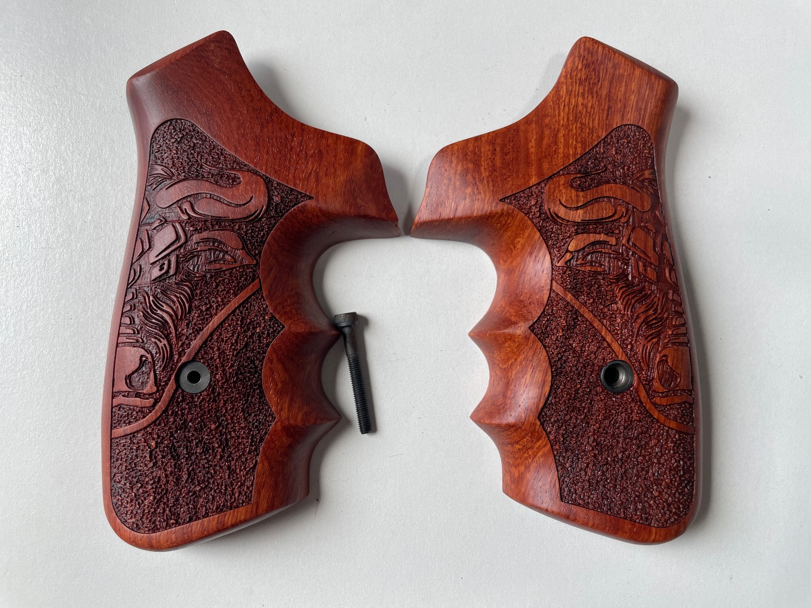 Premium bull art Target Grips For TRACKER/JUDGE 17 44 415 425 627  #No.14