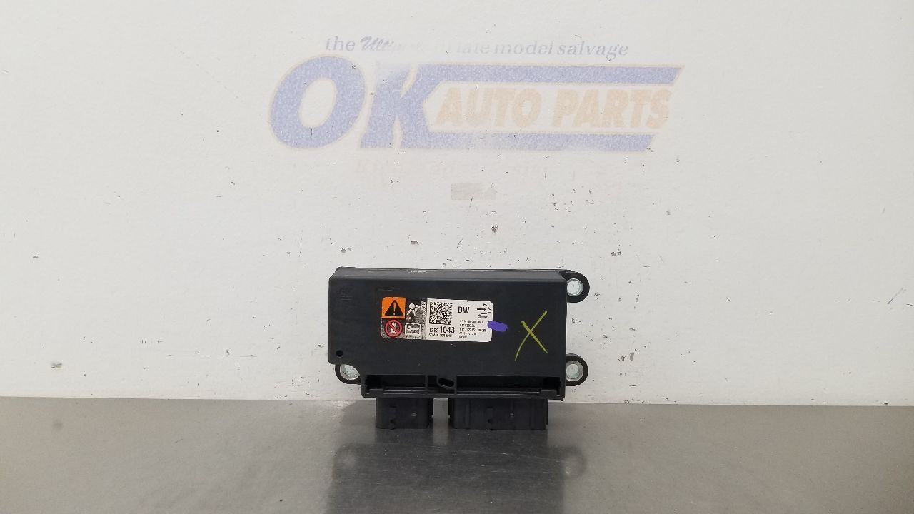 17 CHEVY TAHOE SRS CONTROL MODULE 13584587