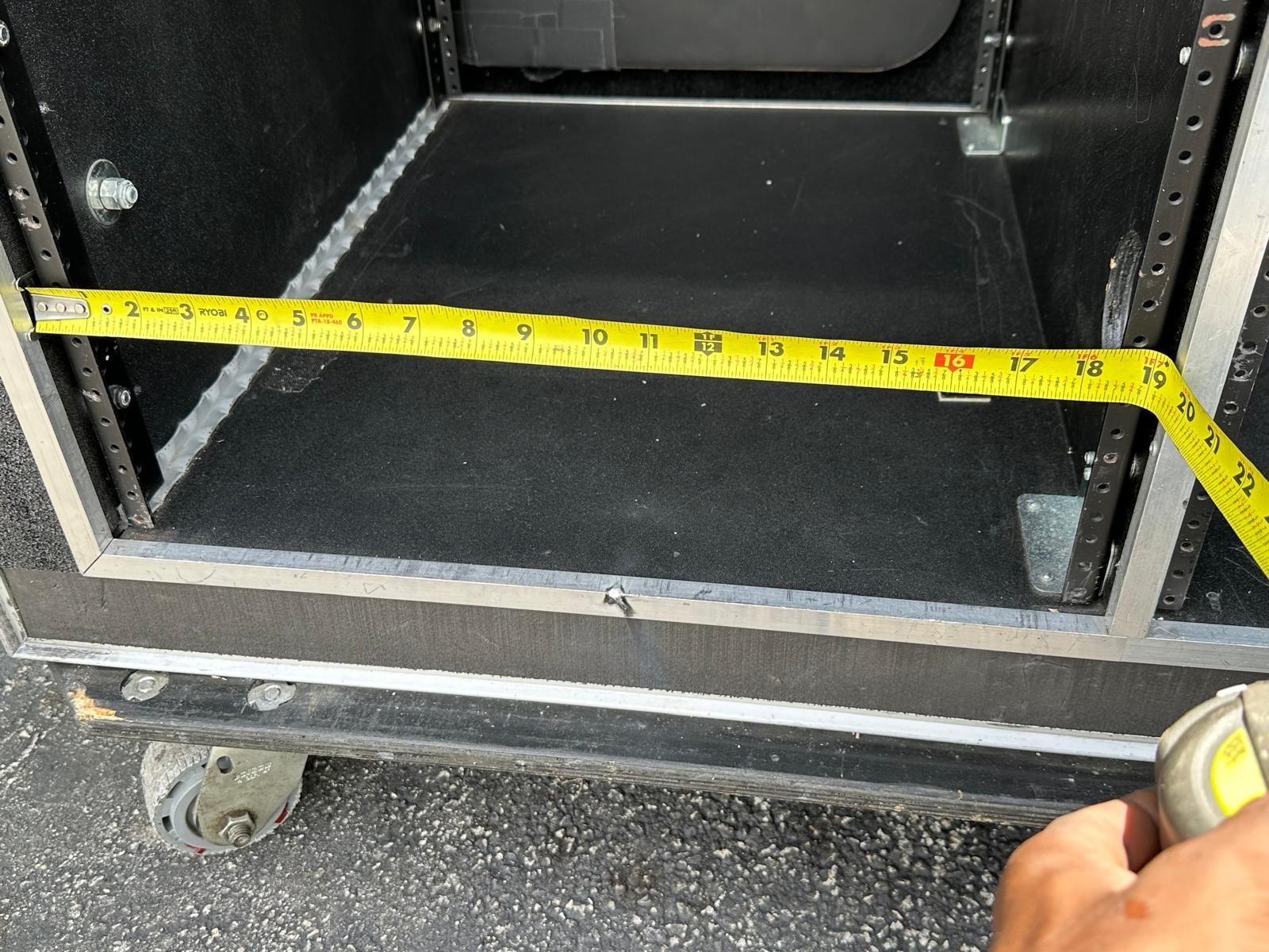 Olympic Dual 16 Space Amp Rack Case On Wheels #4184 (One)