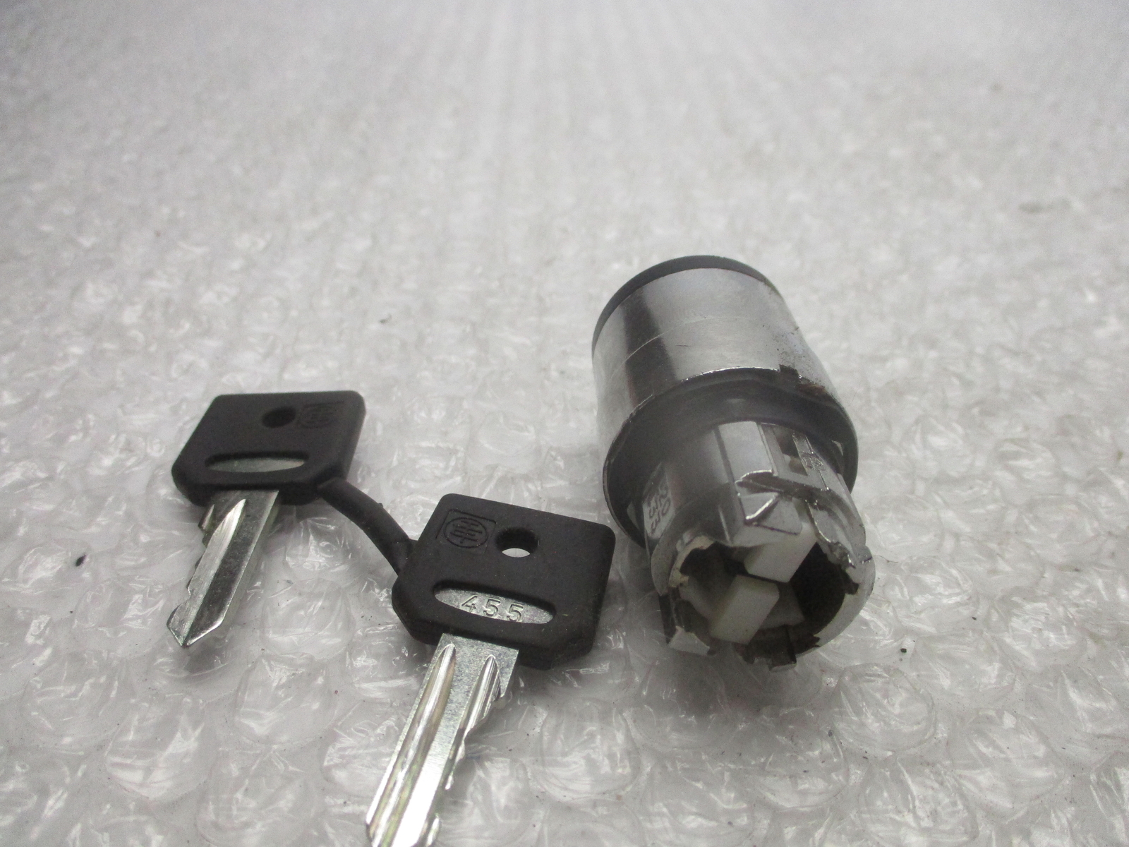 INDUSTRIAL SPARE L20-433 SELECTOR SWITCH W/KEYS NSNP