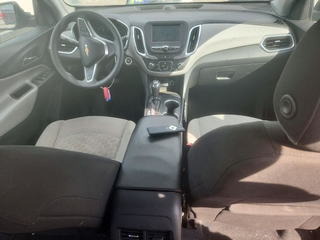 EQUINOX 2018 Glove Box 5024611