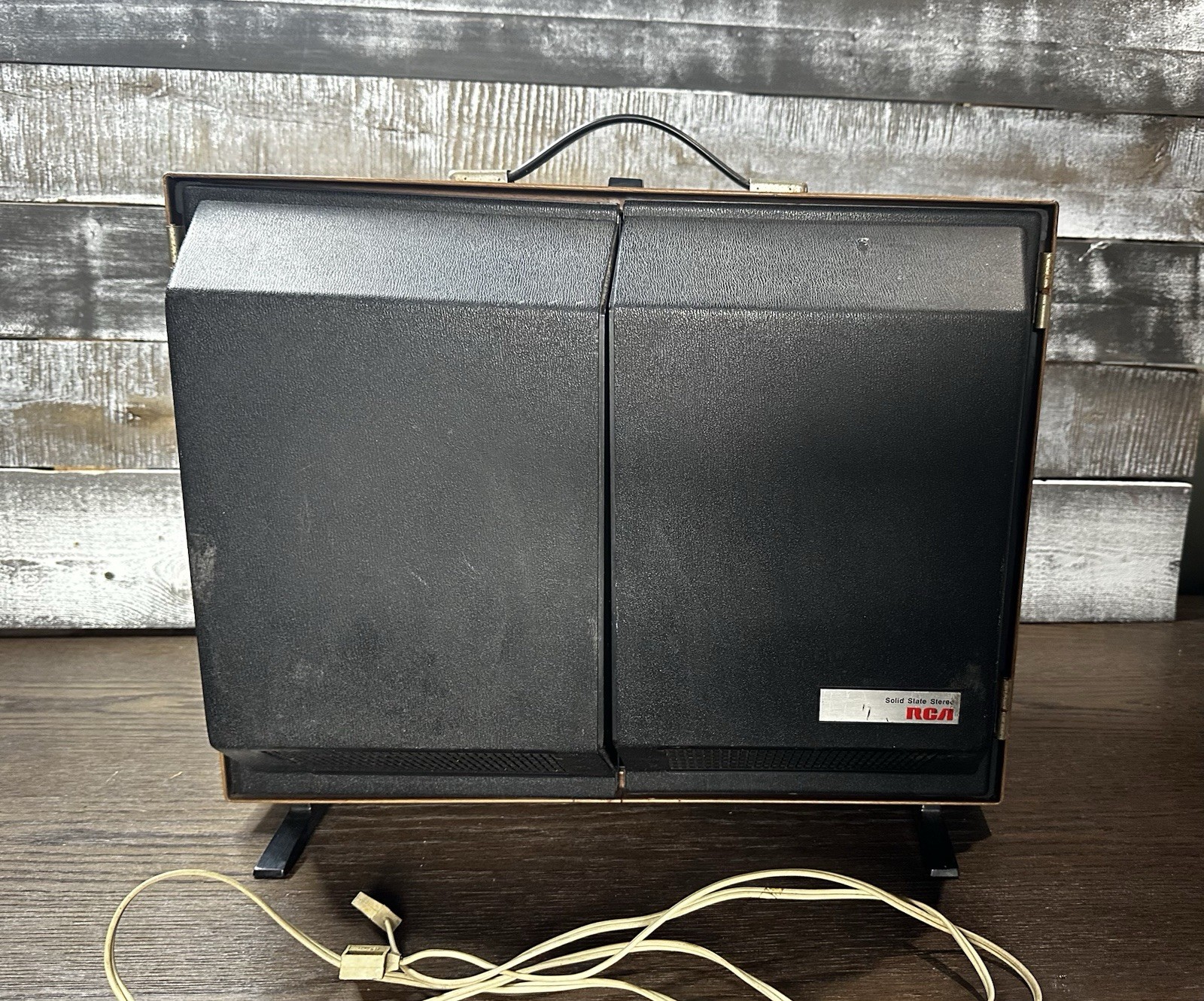 Vintage RCA Solid State Stereo Model VLP38W Walnut Grain / Black - Tested WORKS