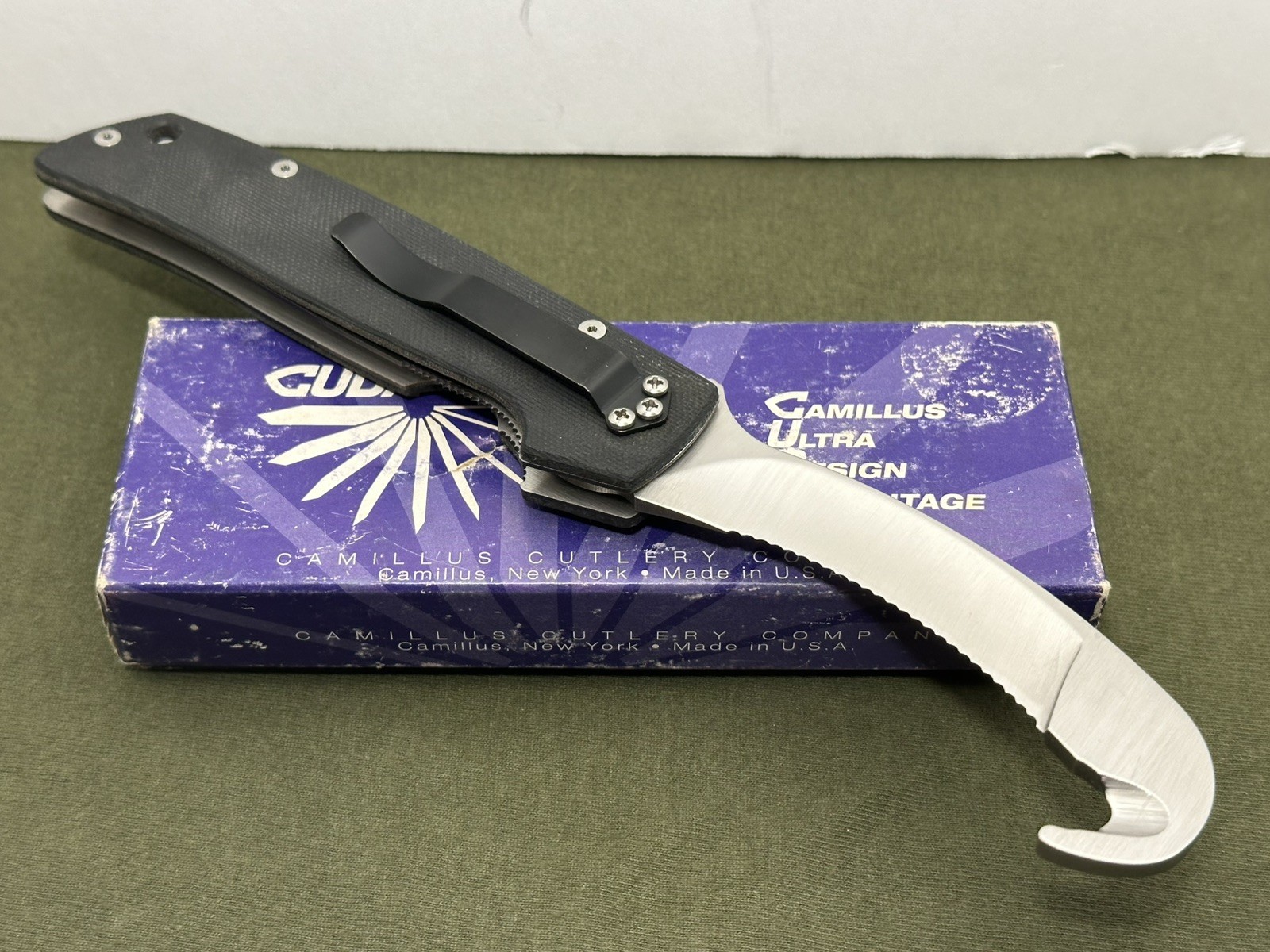 Camillus Vintage USA Made Cuda 3 Rescue Knife ATS-34 Blade, Black G-10 Scales