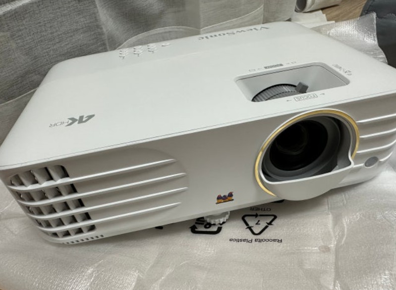 ViewSonic VX650-4K 4K UHD Home Gaming Projector 4600 ANSI Lumens
