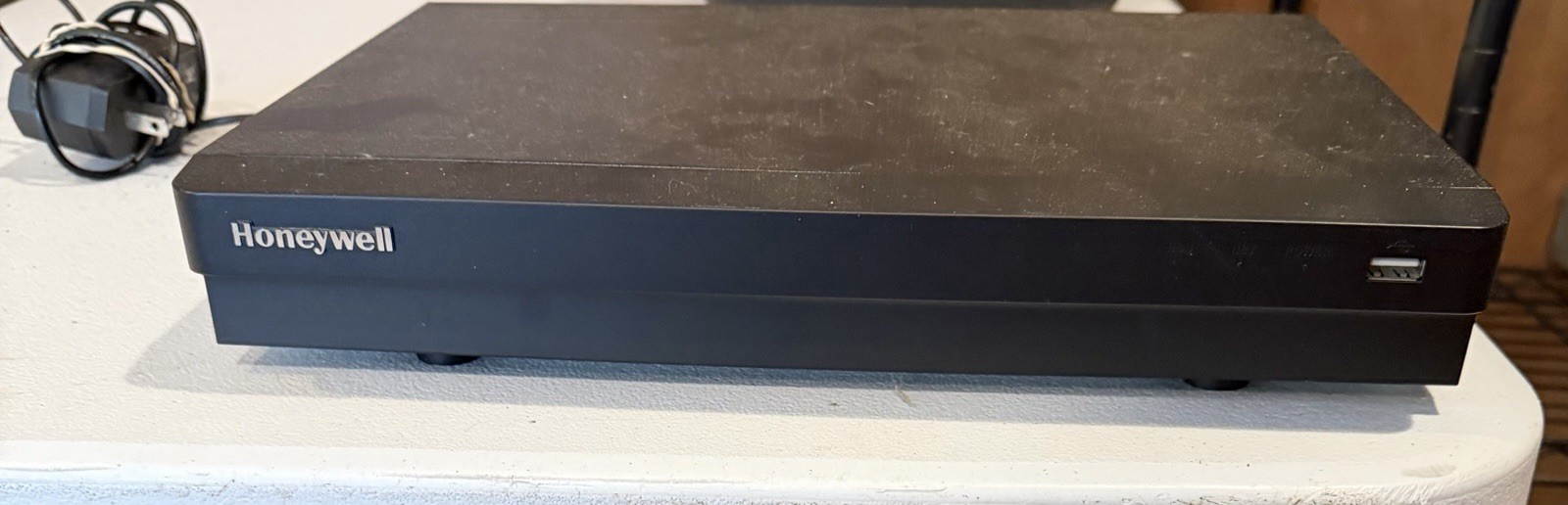 Honeywell model HRHT4041 DVR 4 ch 4 MP 1 TB digital video recorder NOT tested
