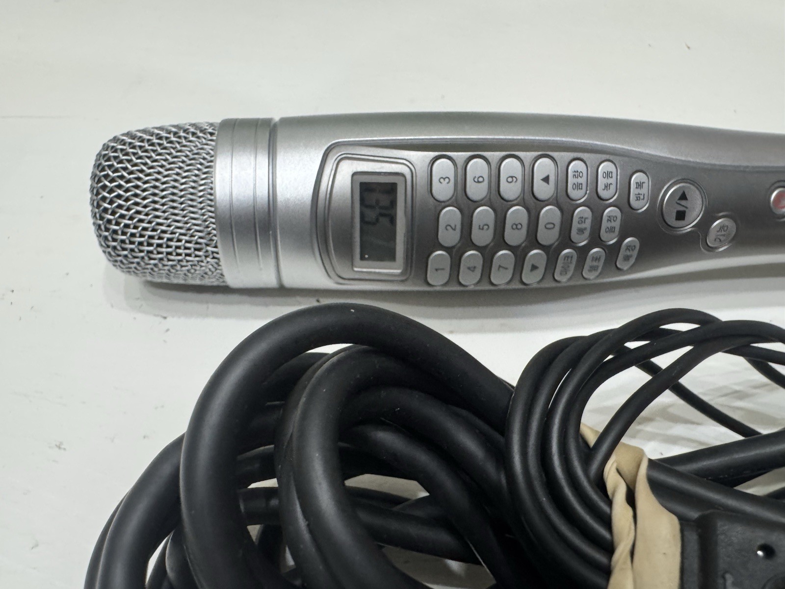 MAGIC SING Karaoke Microphone L000012 and Cable.