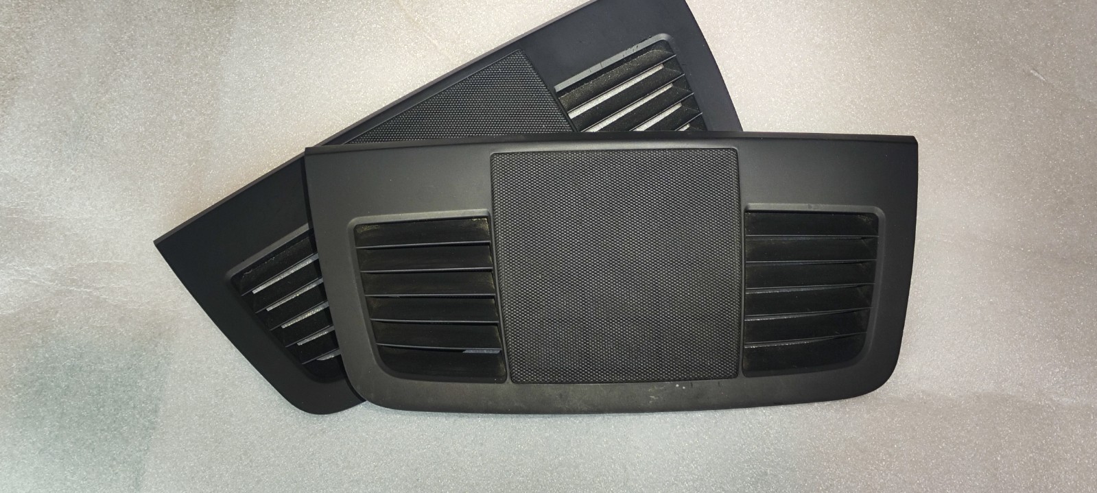 GENUINE Bmw 3 Series E90 E91 E92 E93 Dash Center Speaker Cover  51457123749