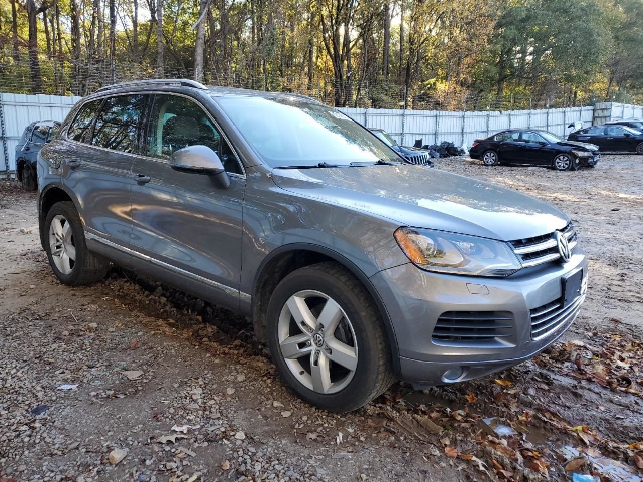 TOUAREG 2014 Glove Box 4989253