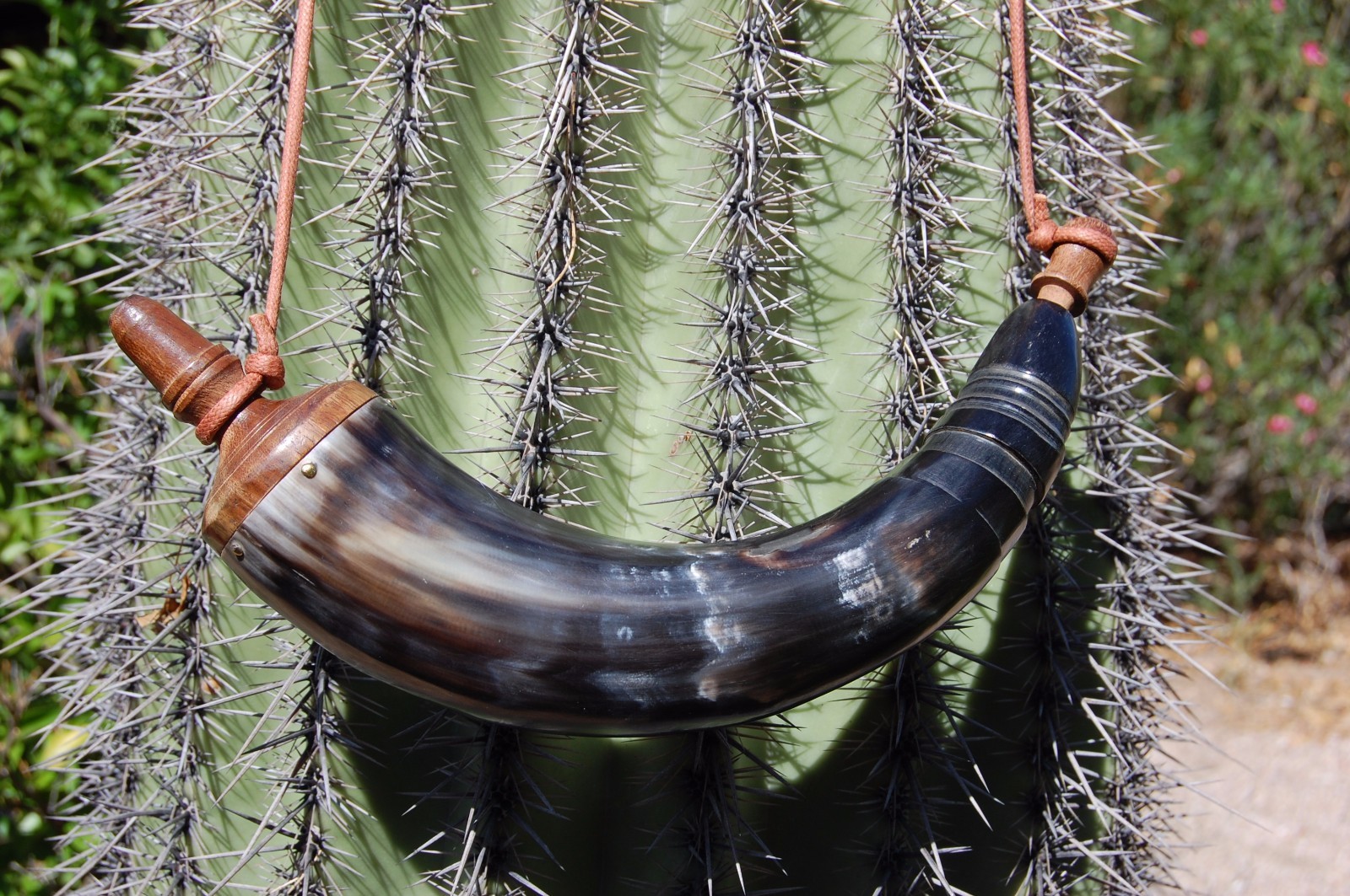 New Large Genuine Powder Horn Mountain Man Reenactment Rendezvous Sealed