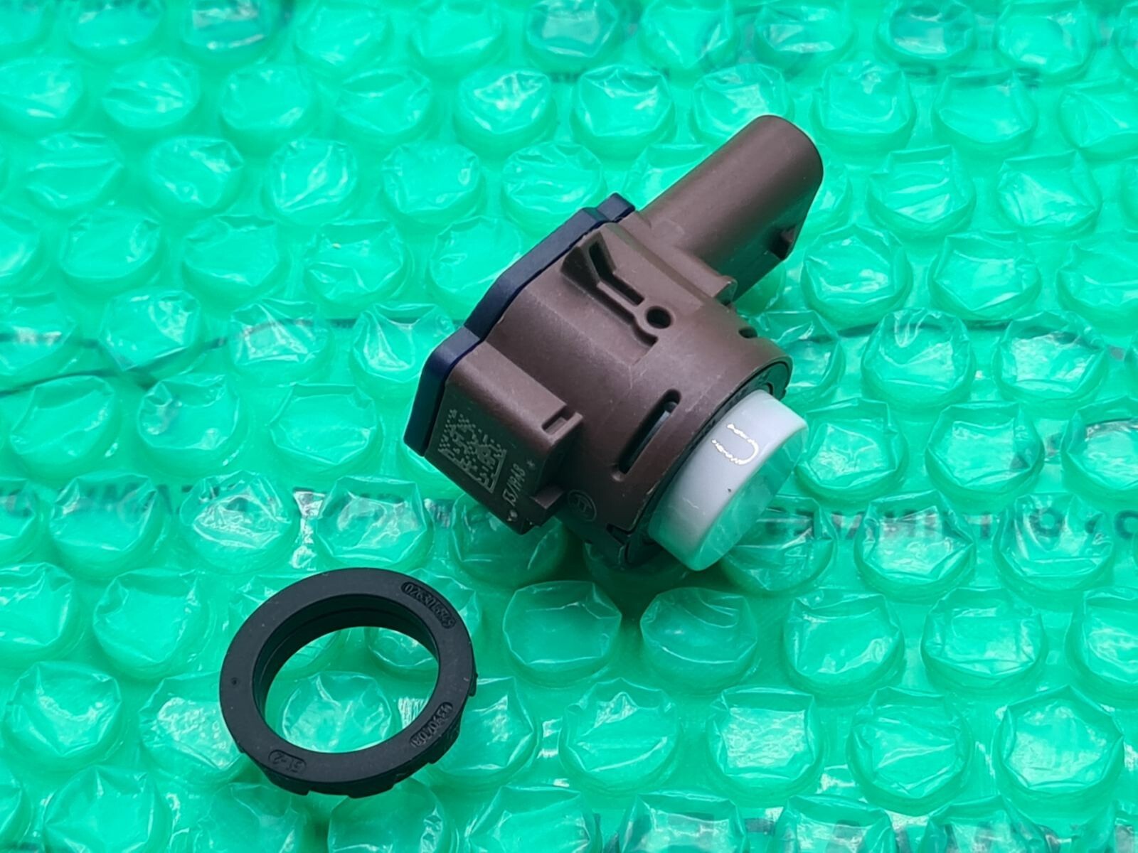 66209826951 NEW OEM BMW Parking Sensor