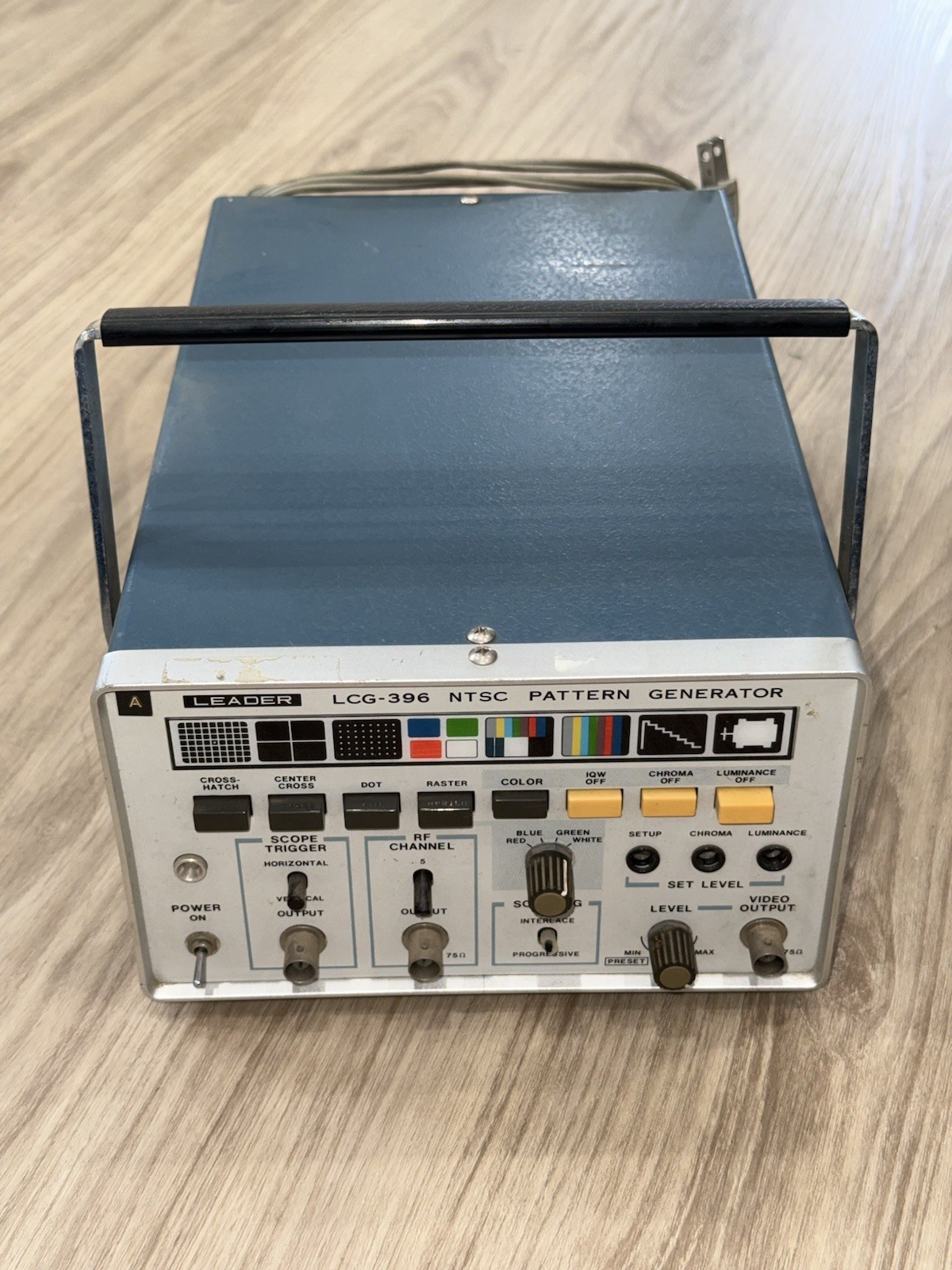 Leader LCG-396 NTSC Pattern Video Signal Generator (untested as is)