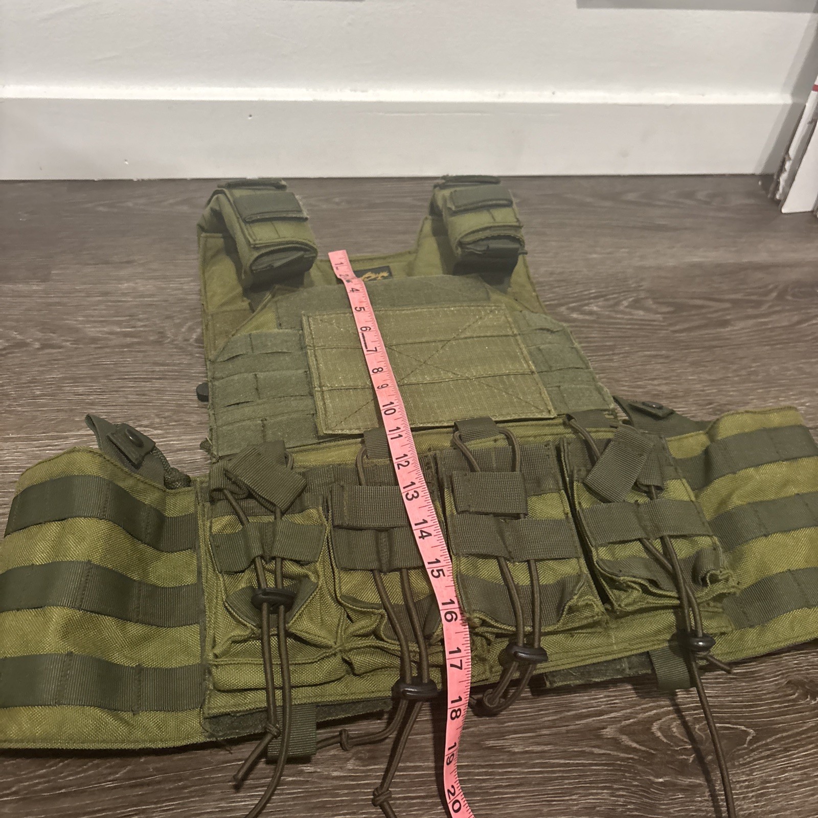Large  Tactical Tailor? Plate Carrier With Mag Pouches Used