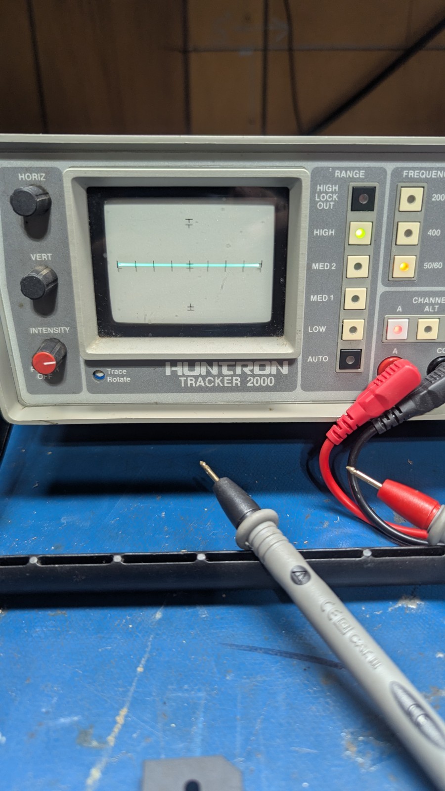 Huntron Tracker 2000 Circuit Analyzer