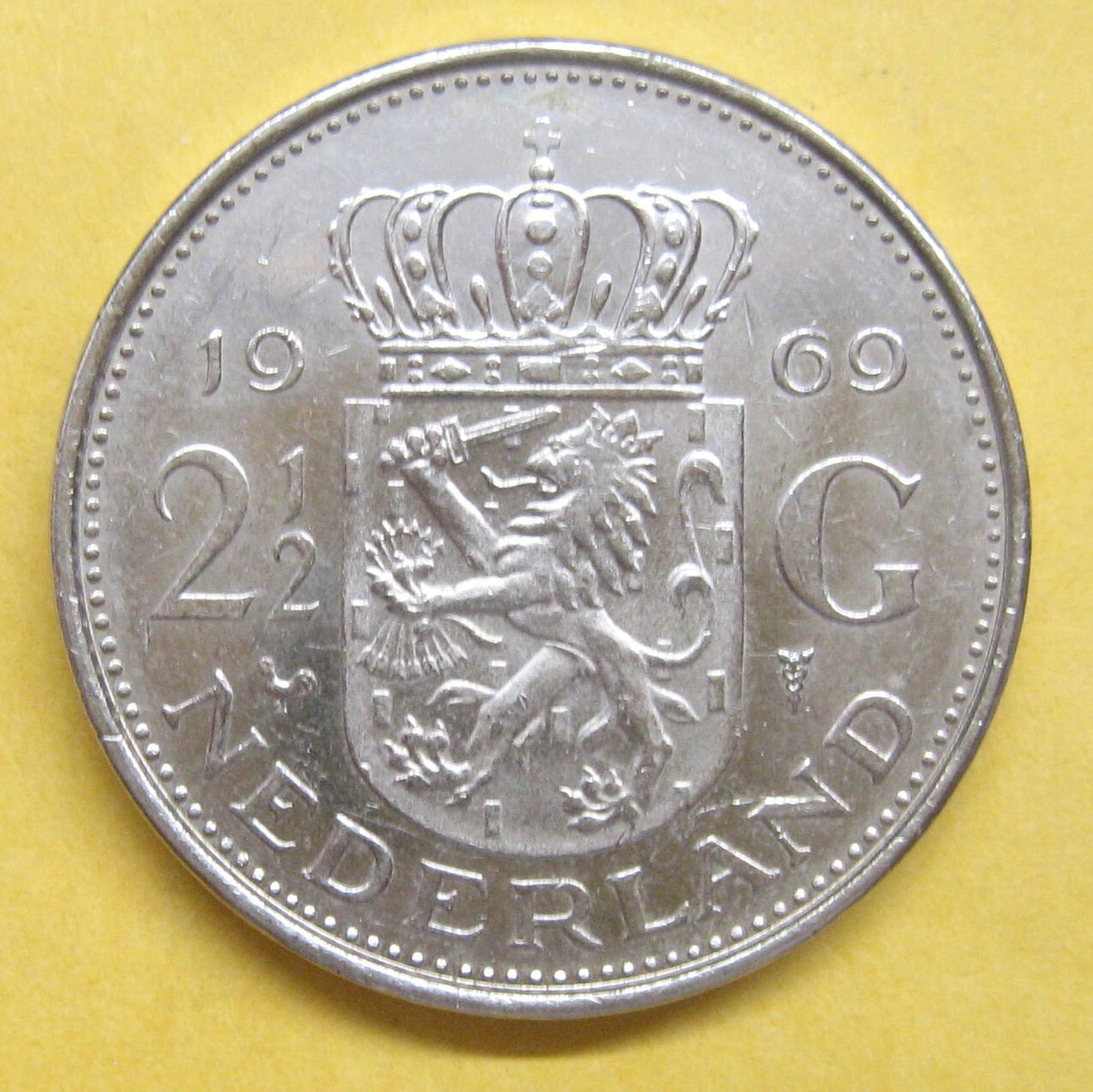 1969 Netherlands 2 1/2 Gulden Cock Take a Look