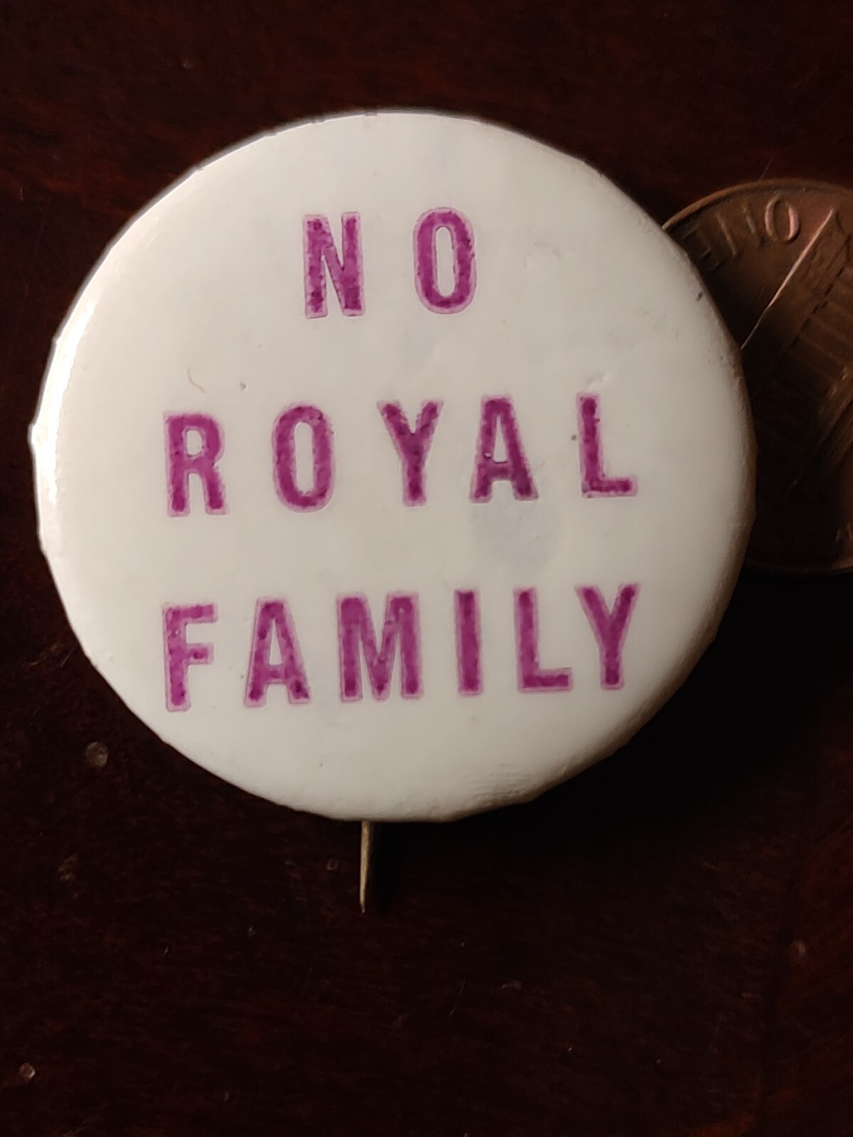 Vintage No Royal Family Anti FDR Wendell Willkie Political Pin Button 1.25" Nice