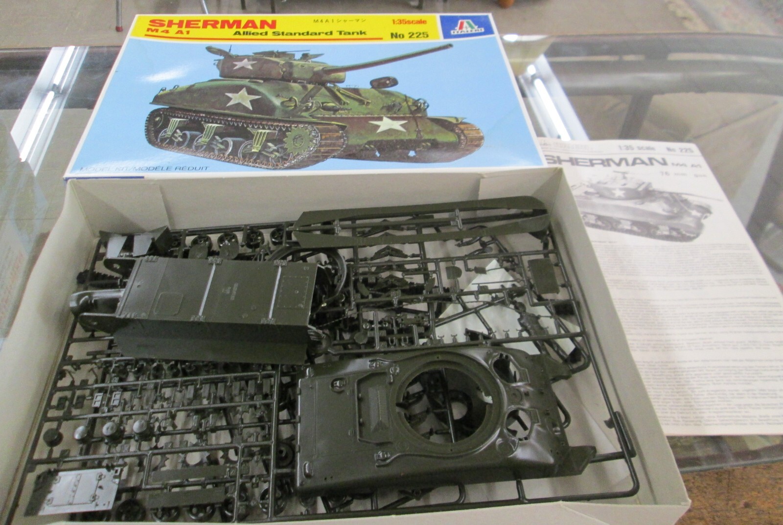 Italeri 1:35 Sherman M4A1 Allied Standard Tank #225 un-assembled Model NIB