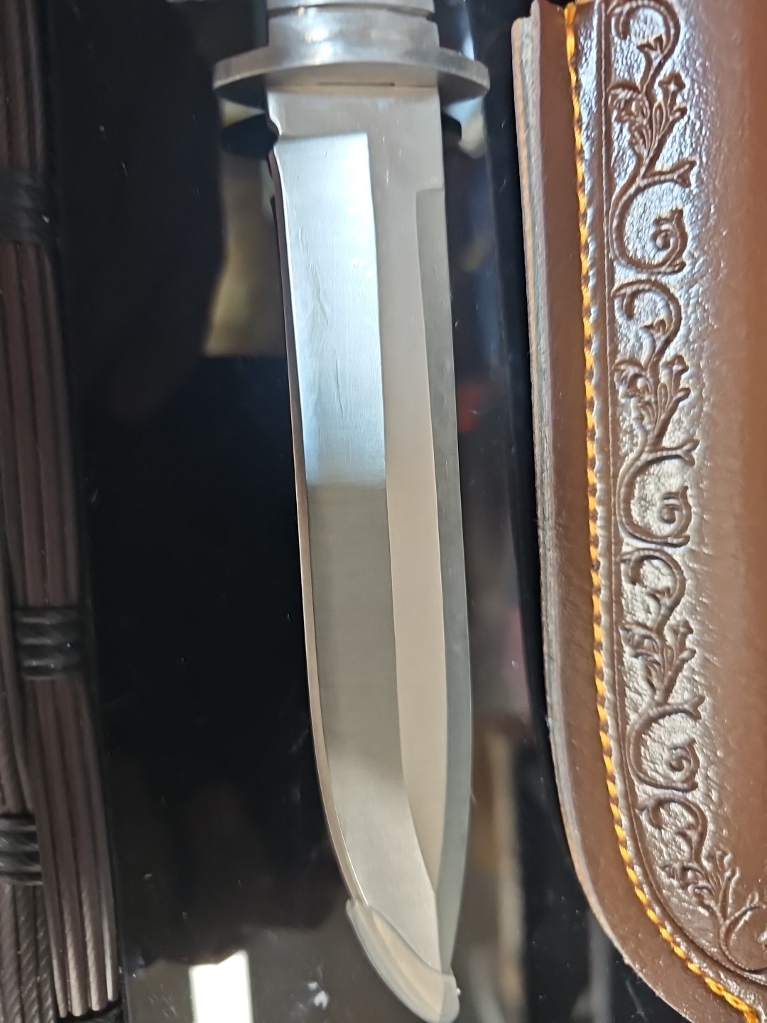 Hunting Knife 5.2 Inch Stainless Steel Blade. Sheath Included