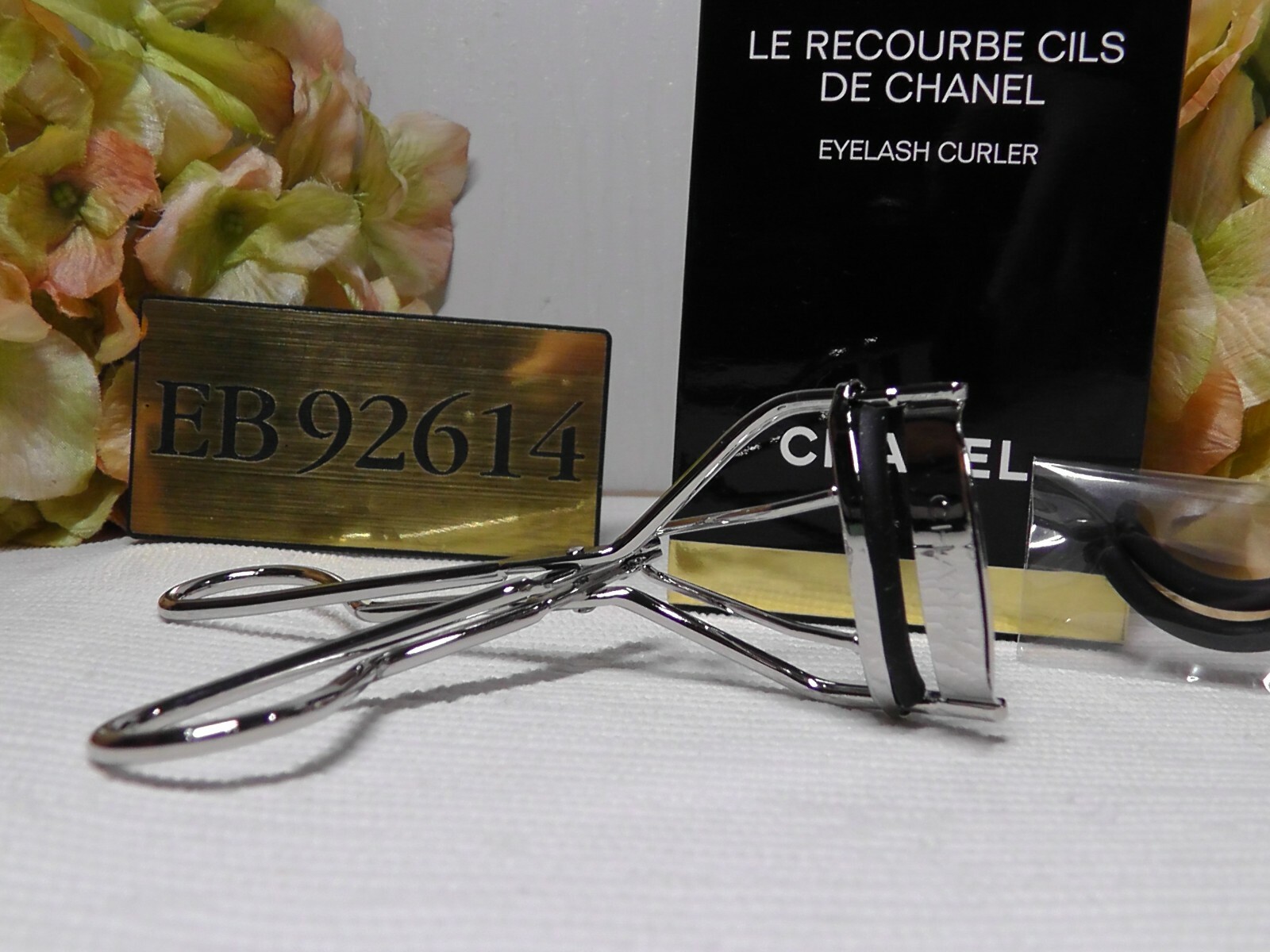 CHANEL LE RECOURBE CILS DE CHANEL Eyelash Curler w/ 2 Refill Pads**MADE IN JAPAN