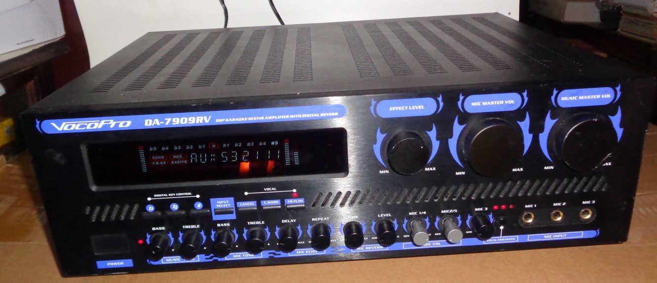 VocoPro DA-7909RV Karaoke DJ Mixer 600W Power Amp DSP 4 Inputs Reverb Echo 3 Mic